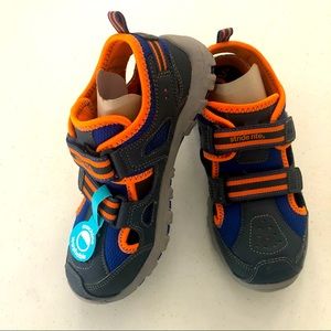 NWT Stride Rite Made 2 Play Thatcher sandals 2M